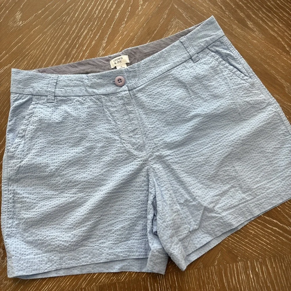 Crown & Ivy Sz 4 CAROLINE Light BLUE TEXTURED Shorts Women's EXCELLENT Fast Ship